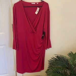 NWT. New York & Company size XXL fuchsia knee length dress.